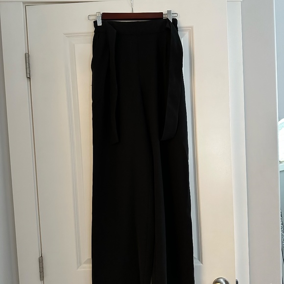Hi-Rise Lululemon Noir Wide Leg Pant - Picture 3 of 4
